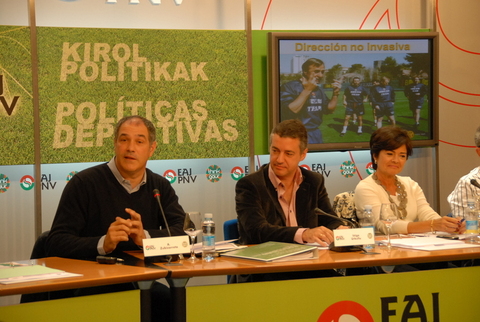 Foto: Intervencin de Andoni Zubizarreta, equipos de alto rendimiento