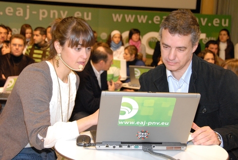 Argazkia: Garbie Saez tresna informatiko berriak frogatzen